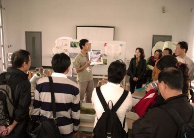 Briefing by a Wetland Land Park staff s.jpg