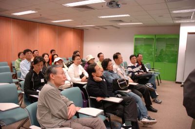 Members listening to the briefing by Wetland Park staff s.jpg